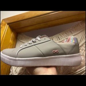 Jannuu nursing shoes